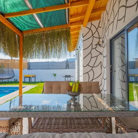 Ozbi-conservative In Camkoy For 4 Person Vila *