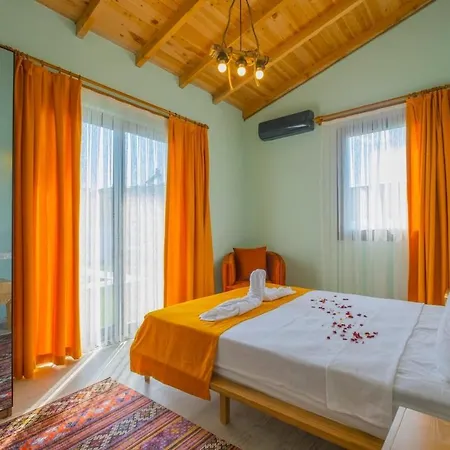 Ozbi-conservative In Camkoy For 4 Person Vila *