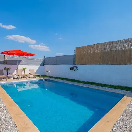Ozbi-conservative In Camkoy For 4 Person *